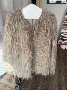 Women’s Faux Fur Coat - Taupe Beige Jacket
